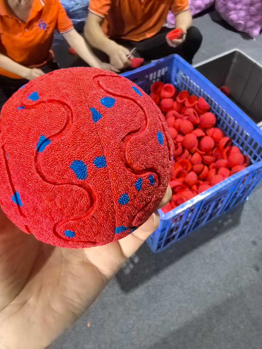 笨重玩具伤宠物牙齿?超轻ETPU,守护爱宠口腔健康